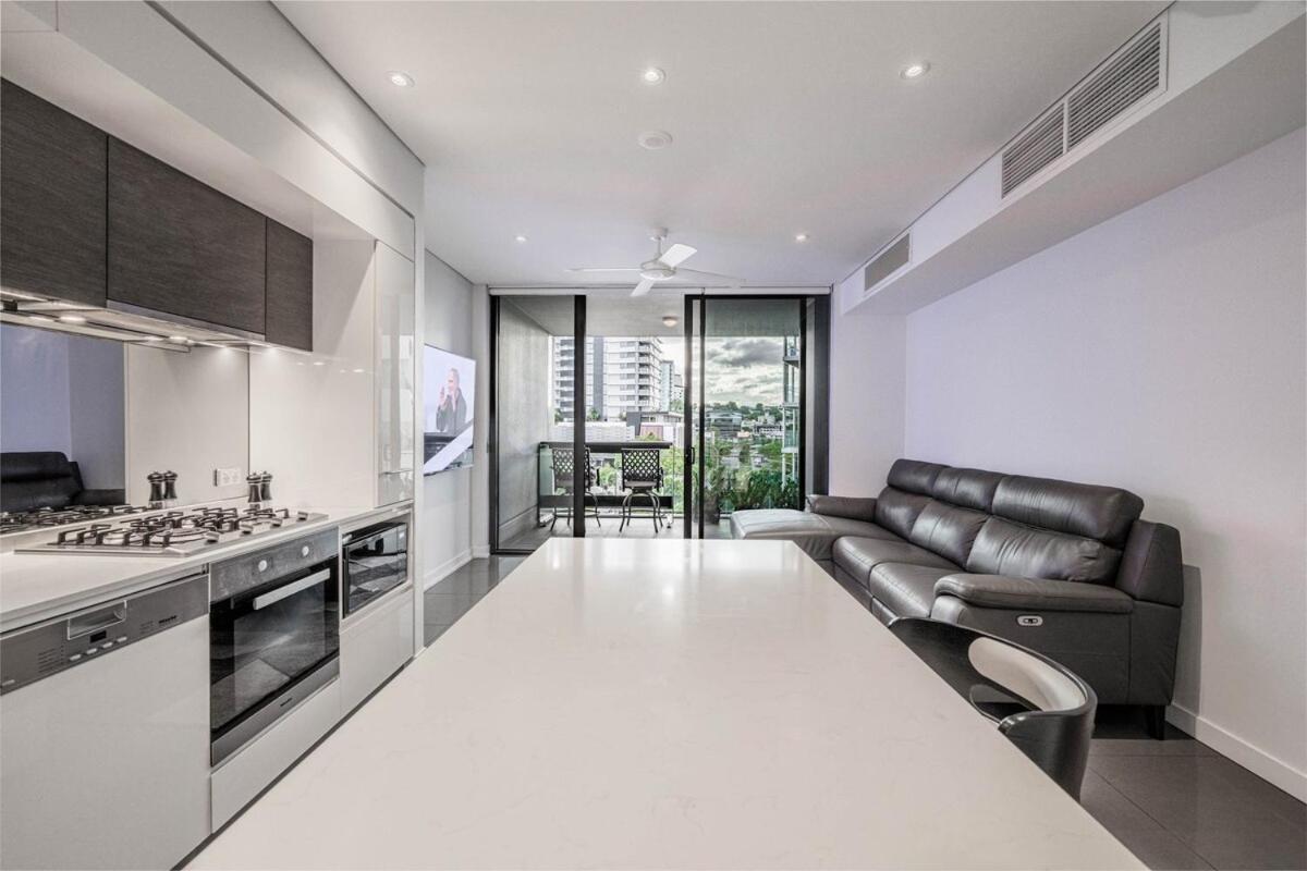 Noir Reverie - Designer Home By The River, Free Carpark, Gym & Pool Brisbane Zewnętrze zdjęcie