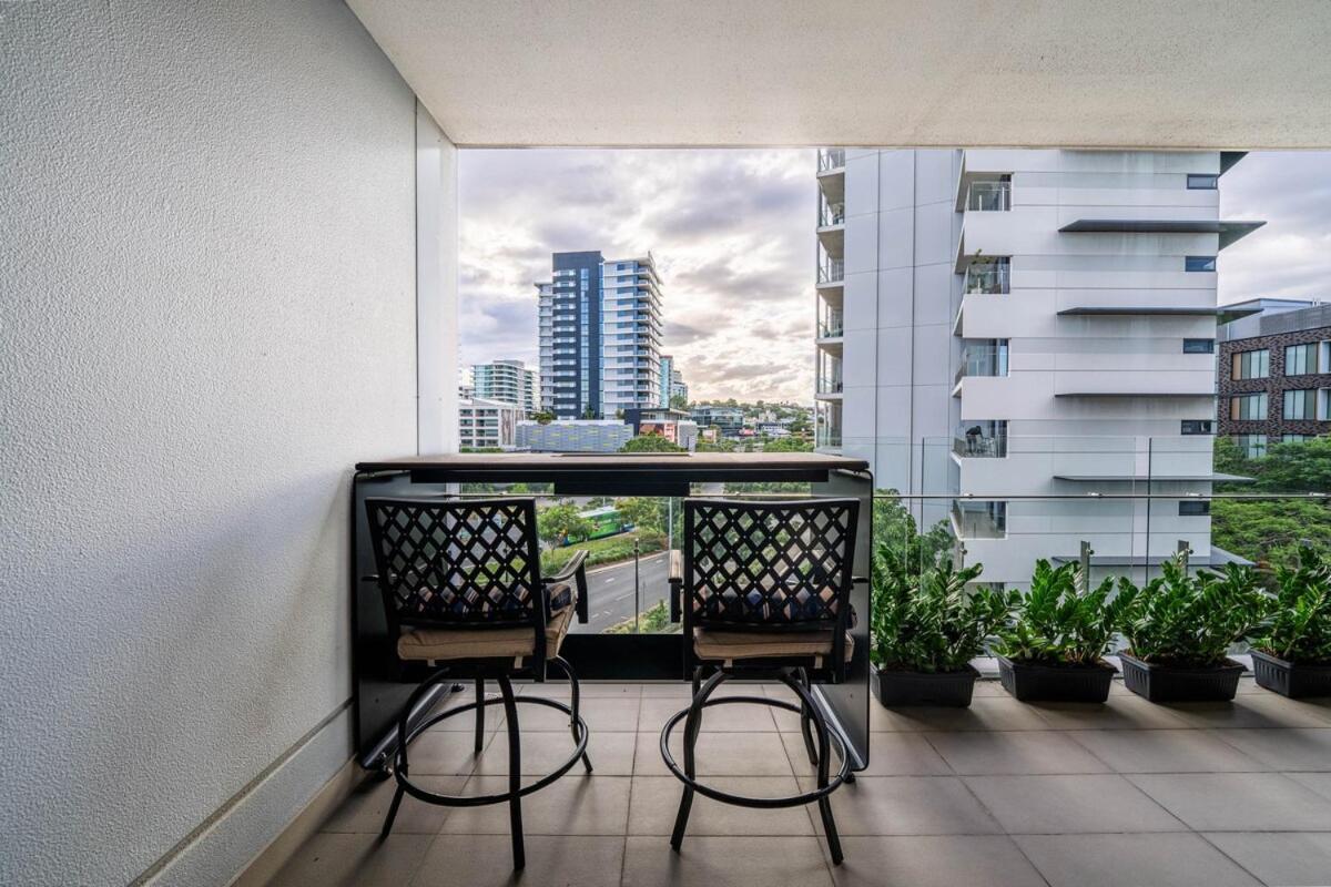 Noir Reverie - Designer Home By The River, Free Carpark, Gym & Pool Brisbane Zewnętrze zdjęcie