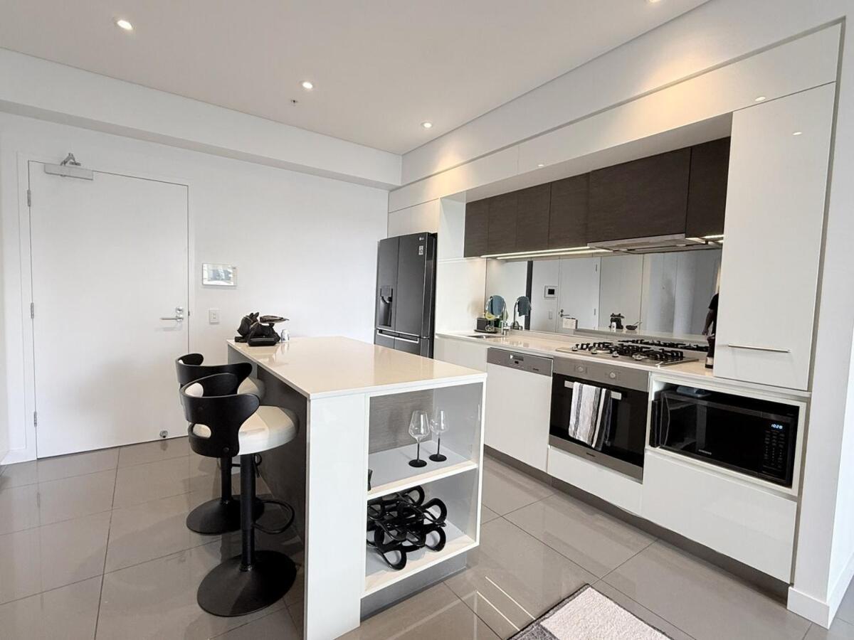 Noir Reverie - Designer Home By The River, Free Carpark, Gym & Pool Brisbane Zewnętrze zdjęcie